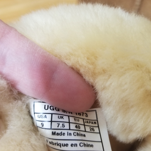 UGG LIKE NEW CONDITION EUC BOOTS FUR LINED SIZE 9 WOMEN'S - Picture 2 of 9